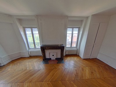 APPARTEMENT T5 A LOUER - LYON 2EME ARRONDISSEMENT Merciere-Grolee - 147.09 m2 - 1950€ charges comprises par mois