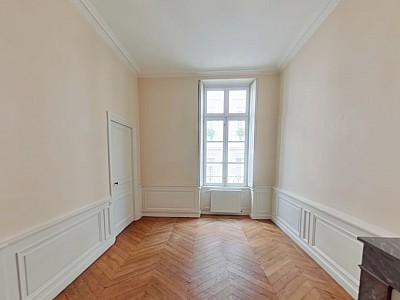 APPARTEMENT T5 A LOUER - LYON 2EME ARRONDISSEMENT Bellecour-a Gourjus - 140.57 m2 - 2360€ charges comprises par mois
