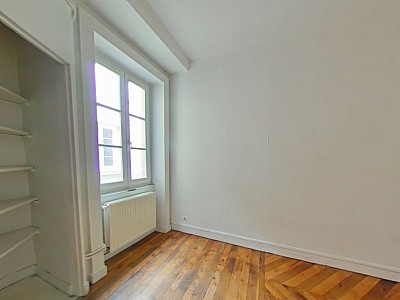 APPARTEMENT T5 A LOUER - LYON 2EME ARRONDISSEMENT Bellecour-Sala - 136.13 m2 - 1308,70€ charges comprises par mois