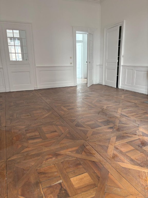 APPARTEMENT T5 A LOUER - LYON 2EME ARRONDISSEMENT Carnot-Charite - 182.92 m2 - 2�410�&euro; charges comprises par mois