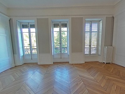 APPARTEMENT T5 A LOUER - LYON 2EME ARRONDISSEMENT Merciere-Grolee - 146.65 m2 - 2�823�&euro; charges comprises par mois