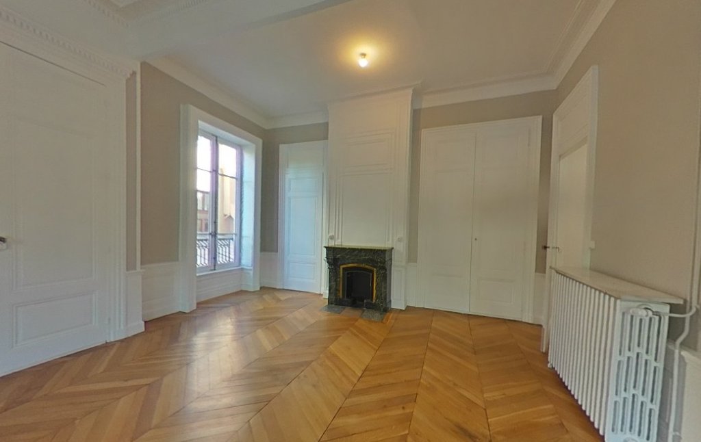 APPARTEMENT T5 A LOUER - LYON 2EME ARRONDISSEMENT Merciere-Grolee - 146.65 m2 - 2�823�&euro; charges comprises par mois
