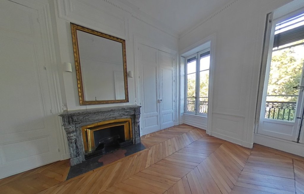 APPARTEMENT T5 A LOUER - LYON 2EME ARRONDISSEMENT Merciere-Grolee - 146.65 m2 - 2�823�&euro; charges comprises par mois