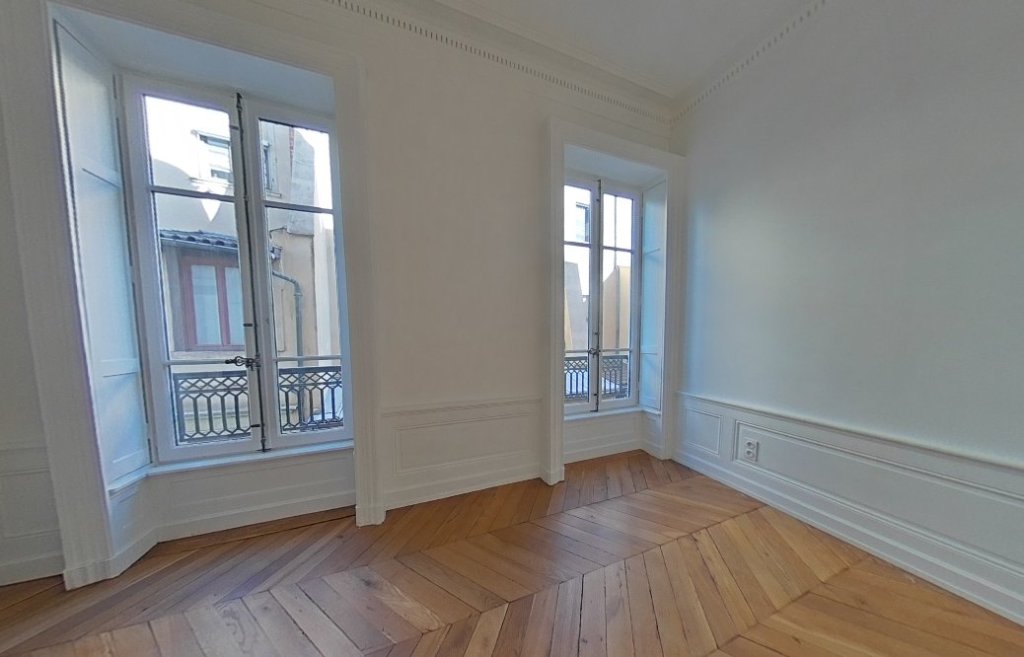 APPARTEMENT T5 A LOUER - LYON 2EME ARRONDISSEMENT Merciere-Grolee - 146.65 m2 - 2�823�&euro; charges comprises par mois