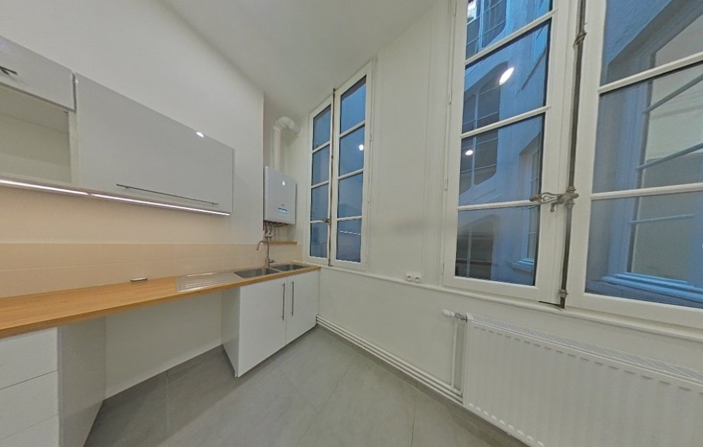 APPARTEMENT T5 A LOUER - LYON 2EME ARRONDISSEMENT Merciere-Grolee - 146.65 m2 - 2�823�&euro; charges comprises par mois