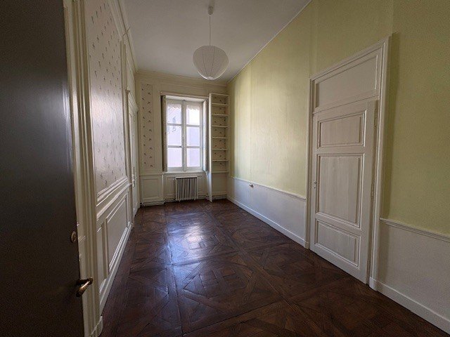 APPARTEMENT T5 A LOUER - LYON 2EME ARRONDISSEMENT Gailleton-A. Comte - 137.56 m2 - 2�080�&euro; charges comprises par mois
