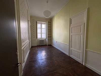 APPARTEMENT T5 A LOUER - LYON 2EME ARRONDISSEMENT Gailleton-A. Comte - 137.56 m2 - 2�080�&euro; charges comprises par mois