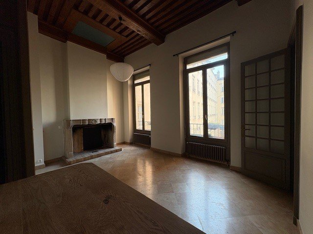 APPARTEMENT T5 A LOUER - LYON 2EME ARRONDISSEMENT Gailleton-A. Comte - 137.56 m2 - 2�080�&euro; charges comprises par mois