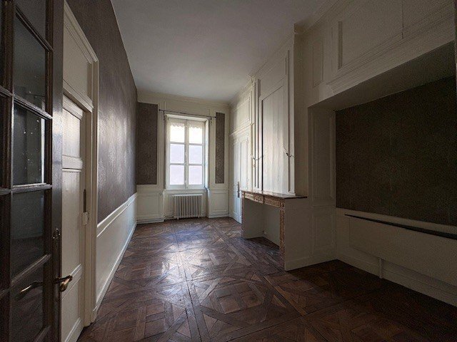 APPARTEMENT T5 A LOUER - LYON 2EME ARRONDISSEMENT Gailleton-A. Comte - 137.56 m2 - 2�080�&euro; charges comprises par mois