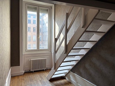 APPARTEMENT T5 A LOUER - LYON 2EME ARRONDISSEMENT Gailleton-A. Comte - 137.56 m2 - 2�080�&euro; charges comprises par mois