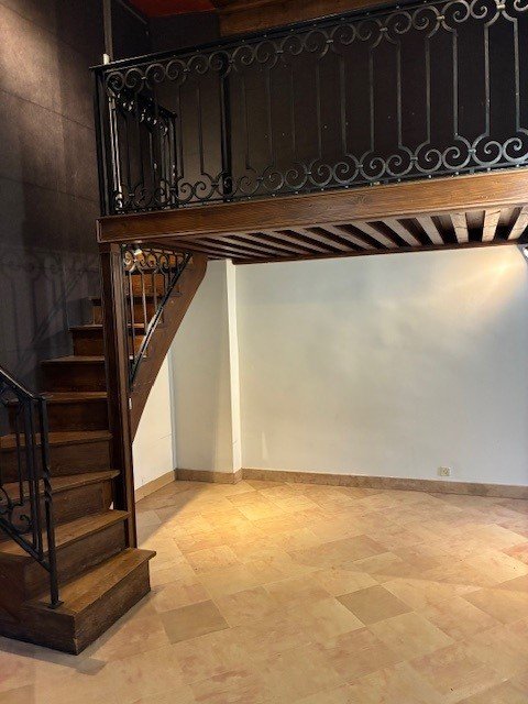 APPARTEMENT T5 A LOUER - LYON 2EME ARRONDISSEMENT Gailleton-A. Comte - 137.56 m2 - 2 080 &euro; charges comprises par mois