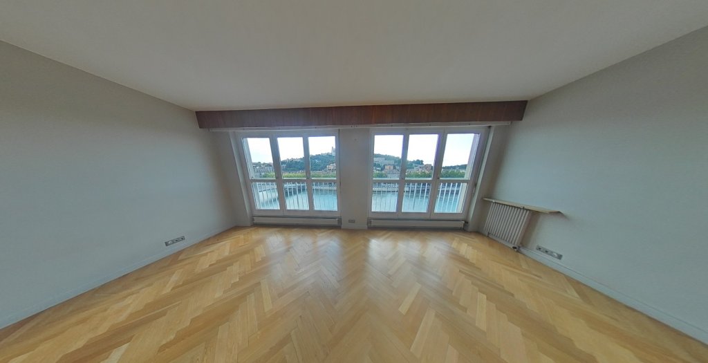 APPARTEMENT T5 A LOUER - LYON 2EME ARRONDISSEMENT La Bourse-Grenette - 164.95 m2 - 3 625 &euro; charges comprises par mois