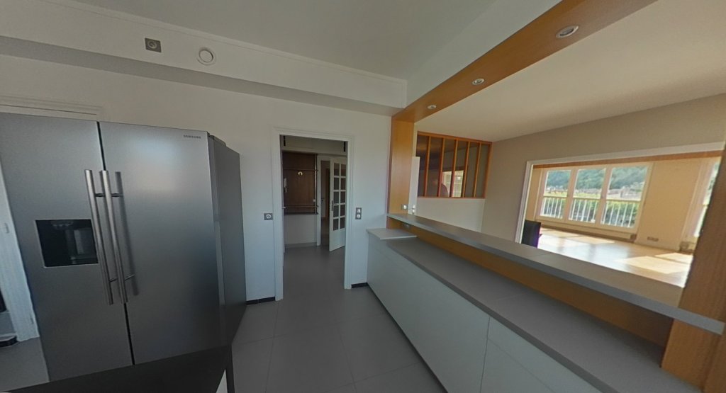APPARTEMENT T5 A LOUER - LYON 2EME ARRONDISSEMENT La Bourse-Grenette - 164.95 m2 - 3 625 &euro; charges comprises par mois