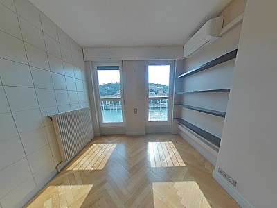 APPARTEMENT T5 A LOUER - LYON 2EME ARRONDISSEMENT La Bourse-Grenette - 164.95 m2 - 3 625 € charges comprises par mois