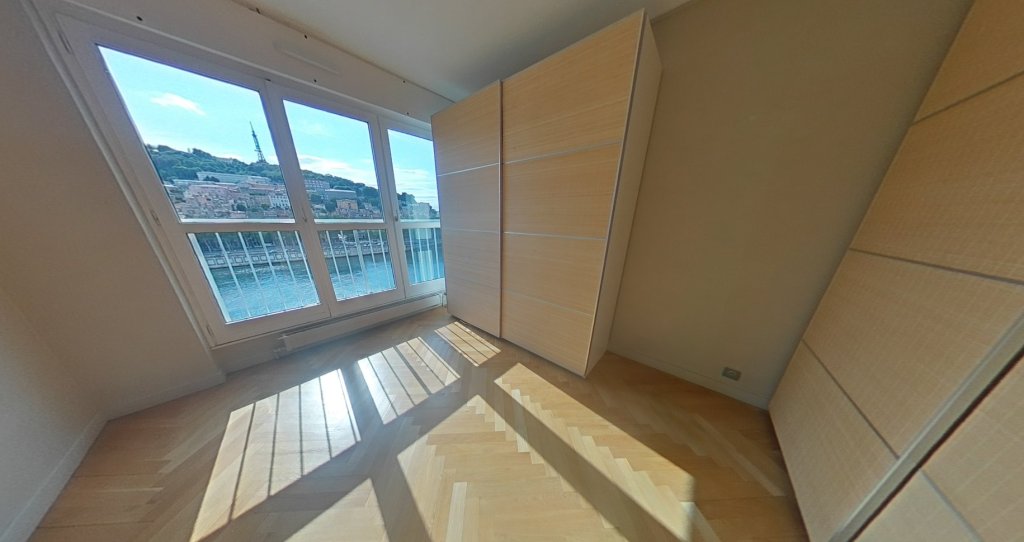 APPARTEMENT T5 A LOUER - LYON 2EME ARRONDISSEMENT La Bourse-Grenette - 164.95 m2 - 3 625 &euro; charges comprises par mois