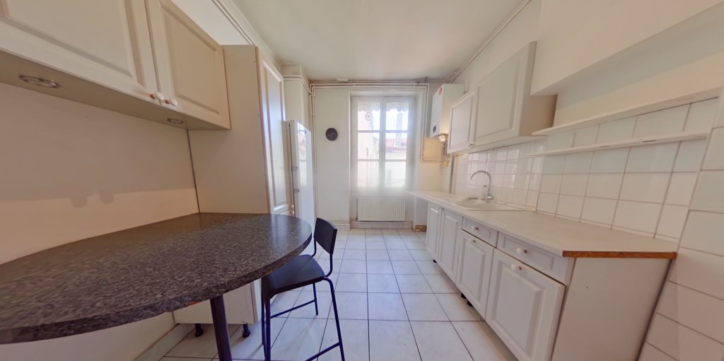 APPARTEMENT T5 A LOUER - LYON 2EME ARRONDISSEMENT Bellecour-Sala - 146.09 m2 - 1 890 &euro; charges comprises par mois