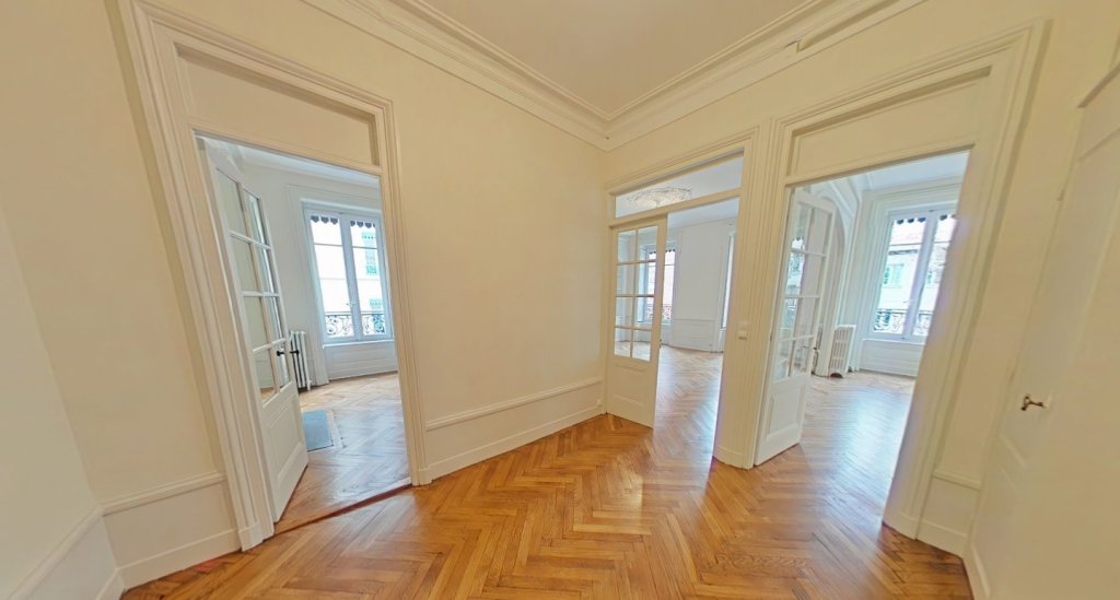 APPARTEMENT T5 A LOUER - LYON 3EME ARRONDISSEMENT Mutualite-Liberte - 134.04 m2 - 1�960�&euro; charges comprises par mois