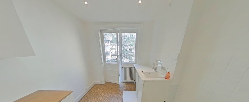 APPARTEMENT T5 A LOUER - LYON 3EME ARRONDISSEMENT Mutualite-Liberte - 132.32 m2 - 2�380�&euro; charges comprises par mois