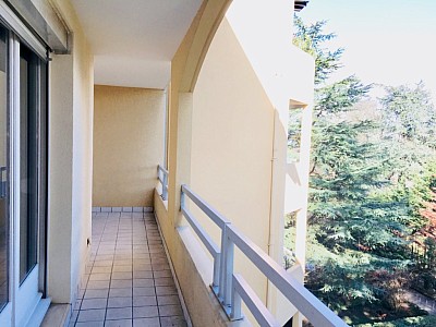 APPARTEMENT T5 A LOUER - LYON 5EME ARRONDISSEMENT - 95.88 m2 - 1170 € charges comprises par mois