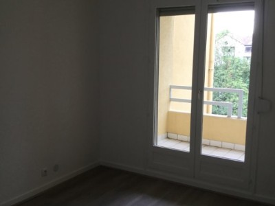 APPARTEMENT T5 A LOUER - LYON 5EME ARRONDISSEMENT - 95.88 m2 - 1170 € charges comprises par mois