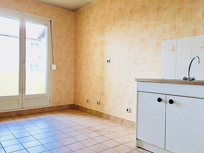 APPARTEMENT T5 A LOUER - LYON 5EME ARRONDISSEMENT - 95.88 m2 - 1170 € charges comprises par mois