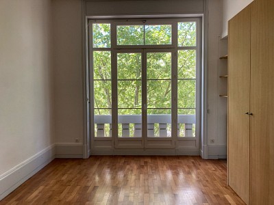 APPARTEMENT T5 - LYON 6EME ARRONDISSEMENT - 154,33 m2 - LOUÉ