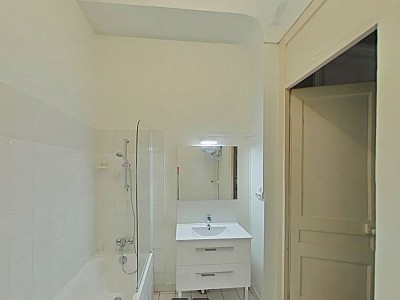 APPARTEMENT T5 A LOUER - LYON 6EME ARRONDISSEMENT Moliere - 161.1 m2 - 2 095 € charges comprises par mois