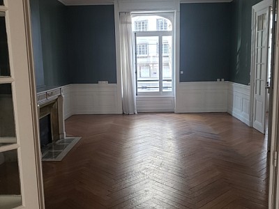 APPARTEMENT T5 A LOUER - LYON 6EME ARRONDISSEMENT Mongolfier-Le Lycee - 209.81 m2 - 3070€ charges comprises par mois