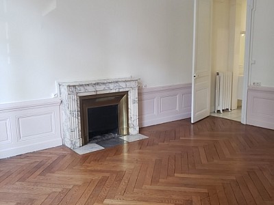 APPARTEMENT T5 A LOUER - LYON 6EME ARRONDISSEMENT Mongolfier-Le Lycee - 209.81 m2 - 3070€ charges comprises par mois