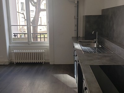 APPARTEMENT T5 A LOUER - LYON 6EME ARRONDISSEMENT Mongolfier-Le Lycee - 209.81 m2 - 3070€ charges comprises par mois