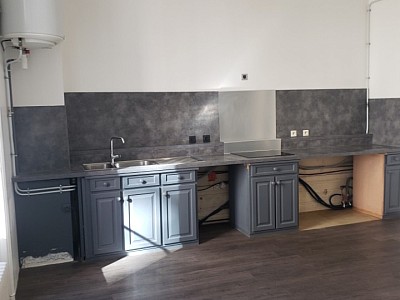 APPARTEMENT T5 A LOUER - LYON 6EME ARRONDISSEMENT Mongolfier-Le Lycee - 209.81 m2 - 3070€ charges comprises par mois
