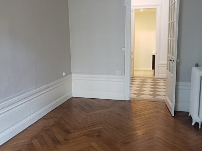 APPARTEMENT T5 A LOUER - LYON 6EME ARRONDISSEMENT Mongolfier-Le Lycee - 209.81 m2 - 3070€ charges comprises par mois