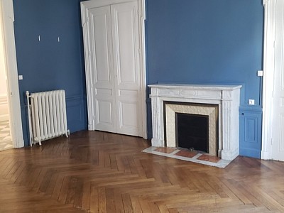 APPARTEMENT T5 A LOUER - LYON 6EME ARRONDISSEMENT Mongolfier-Le Lycee - 209.81 m2 - 3070€ charges comprises par mois