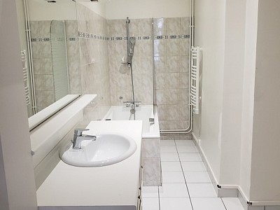 APPARTEMENT T5 A LOUER - LYON 6EME ARRONDISSEMENT Mongolfier-Le Lycee - 209.81 m2 - 3070€ charges comprises par mois
