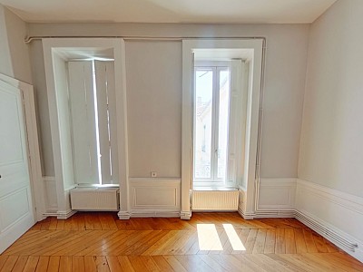 APPARTEMENT T5 A LOUER - LYON 6EME ARRONDISSEMENT Moliere - 105.97 m2 - 1980€ charges comprises par mois