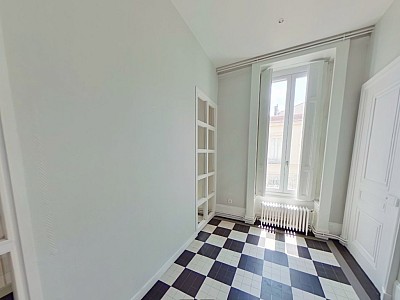 APPARTEMENT T5 A LOUER - LYON 6EME ARRONDISSEMENT Moliere - 105.97 m2 - 1980€ charges comprises par mois