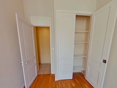 APPARTEMENT T5 A LOUER - LYON 6EME ARRONDISSEMENT Moliere - 105.97 m2 - 1980€ charges comprises par mois