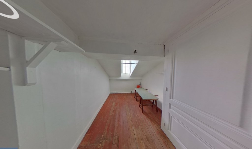 APPARTEMENT T5 A LOUER - LYON 6EME ARRONDISSEMENT l Helvetie - 185.22 m2 - 2 400 &euro; charges comprises par mois