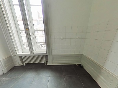 APPARTEMENT T5 A LOUER - LYON 6EME ARRONDISSEMENT l Helvetie - 127.01 m2 - 1992€ charges comprises par mois