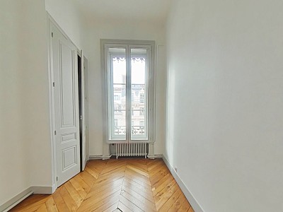 APPARTEMENT T5 A LOUER - LYON 6EME ARRONDISSEMENT l Helvetie - 127.01 m2 - 1992€ charges comprises par mois