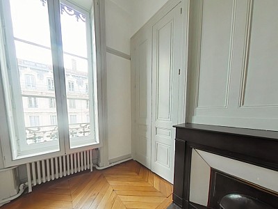 APPARTEMENT T5 A LOUER - LYON 6EME ARRONDISSEMENT l Helvetie - 127.01 m2 - 1992€ charges comprises par mois