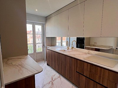 APPARTEMENT T5 A LOUER - LYON 6EME ARRONDISSEMENT Jules Ferry - 142.85 m2 - 2945€ charges comprises par mois