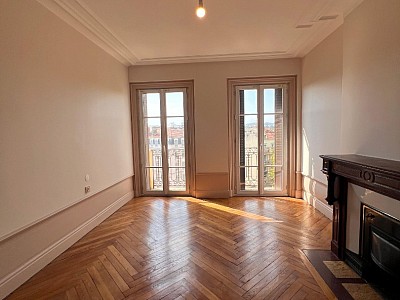 APPARTEMENT T5 A LOUER - LYON 6EME ARRONDISSEMENT Jules Ferry - 142.85 m2 - 2945€ charges comprises par mois