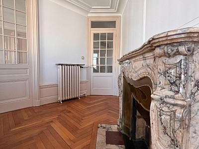 APPARTEMENT T5 A LOUER - LYON 6EME ARRONDISSEMENT Jules Ferry - 142.85 m2 - 2945€ charges comprises par mois