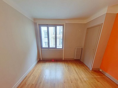 APPARTEMENT T5 A LOUER - LYON 6EME ARRONDISSEMENT l Helvetie - 111.23 m2 - 1645€ charges comprises par mois