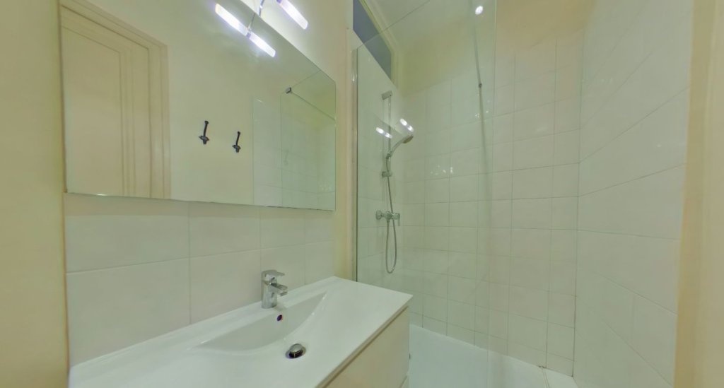 APPARTEMENT T5 A LOUER - LYON 6EME ARRONDISSEMENT Moliere - 165.04 m2 - 2�250�&euro; charges comprises par mois