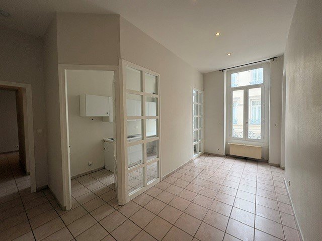 APPARTEMENT T5 A LOUER - LYON 6EME ARRONDISSEMENT Moliere - 107.48 m2 - 1 850 &euro; charges comprises par mois
