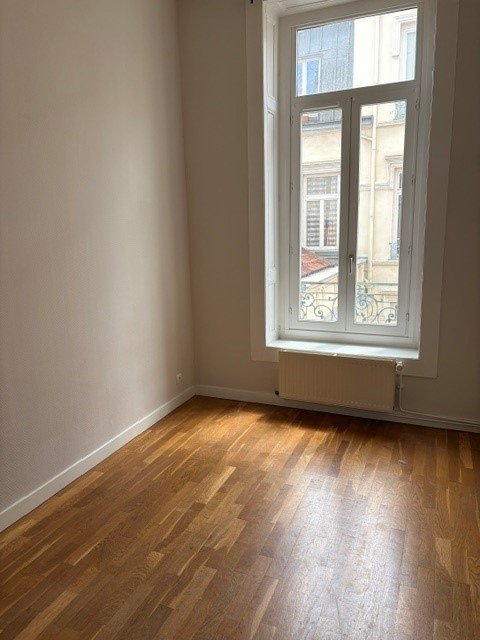 APPARTEMENT T5 A LOUER - LYON 6EME ARRONDISSEMENT Moliere - 107.48 m2 - 1 850 &euro; charges comprises par mois