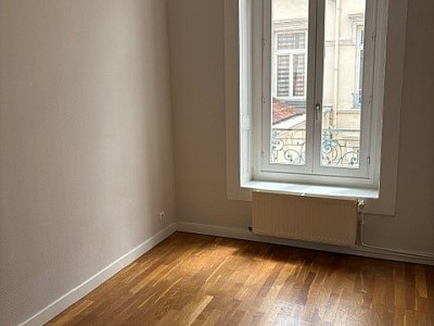 APPARTEMENT T5 A LOUER - LYON 6EME ARRONDISSEMENT Moliere - 107.48 m2 - 1 850 € charges comprises par mois