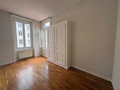 APPARTEMENT T5 A LOUER - LYON 6EME ARRONDISSEMENT Moliere - 107.48 m2 - 1 850 € charges comprises par mois